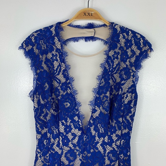 Aidan Mattox | V-Neck Lace Blue Cocktail Dress | Size 6 - Picture 4 of 8
